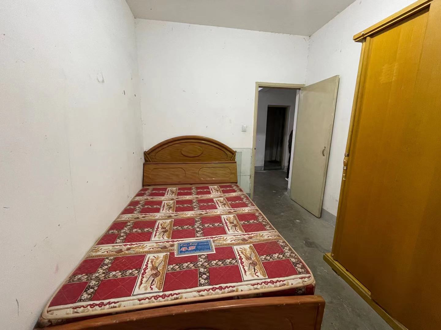 二江花园  1室1厅1卫   1200.00元/月 二江花园  1室1厅1卫   1200.00元/月室内图1