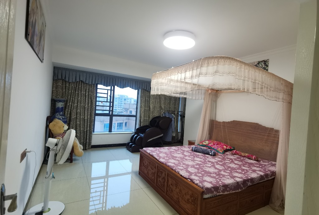 金益紫檀 4室2厅2卫 120.0万 金益紫檀 4室2厅2卫 120.0万卧室