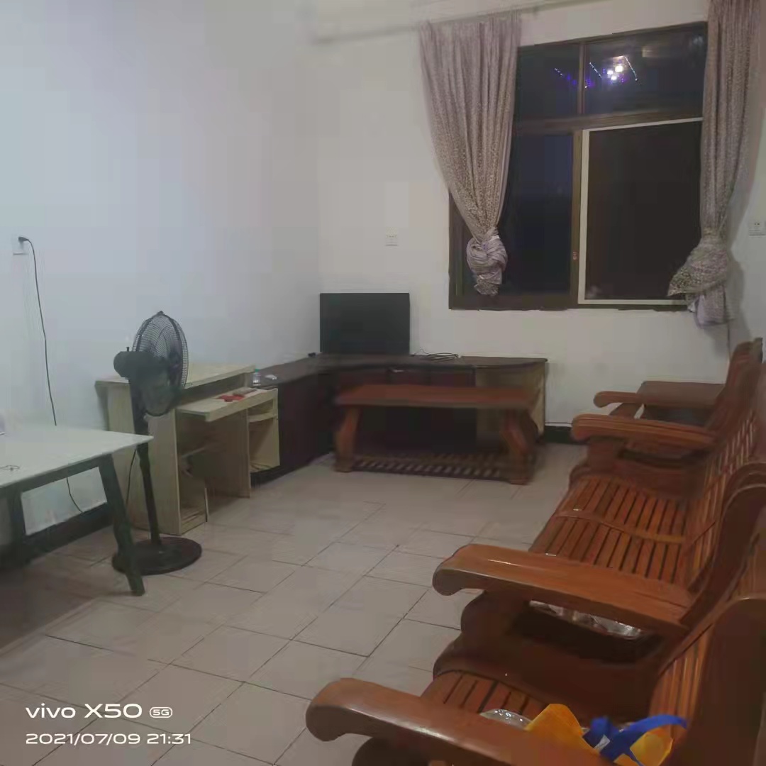 陡岭坡 2室2厅1卫 800.00元/月 陡岭坡 2室2厅1卫 800.00元/月室内图