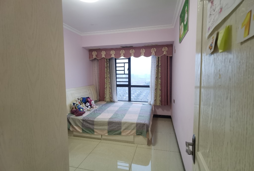 金益紫檀 4室2厅2卫 120.0万 金益紫檀 4室2厅2卫 120.0万卧室