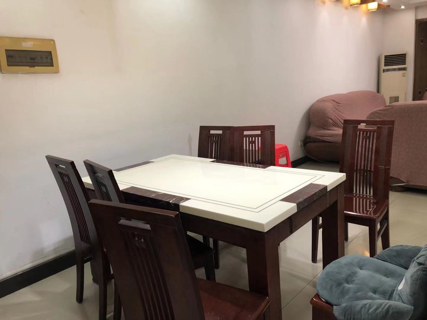 新天花园 4室2厅2卫 3600.0元/月 新天花园 4室2厅2卫 3600.0元/月室内图