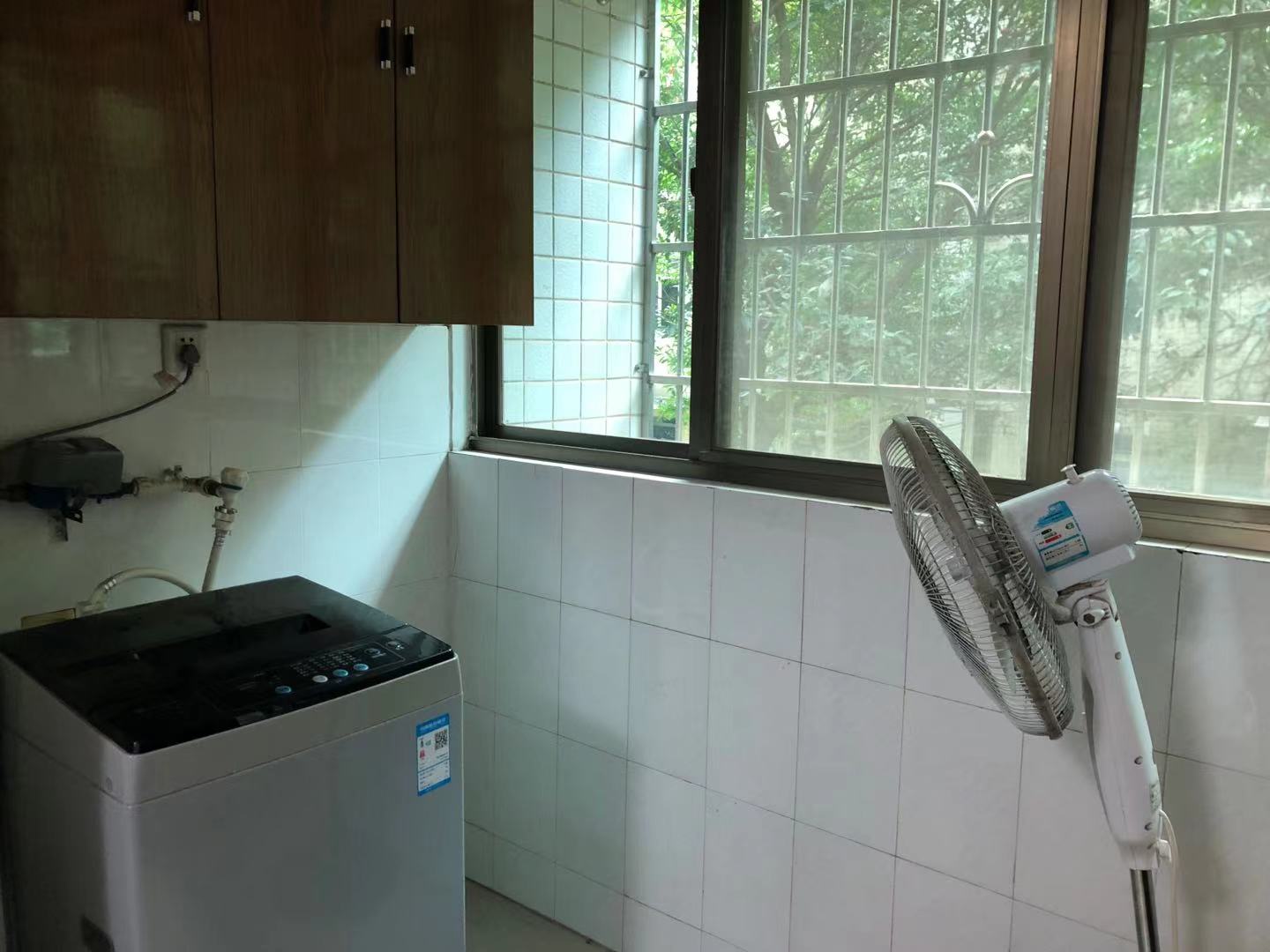 新天花園  4室2廳2衛(wèi)    3600.0元/月室內(nèi)圖