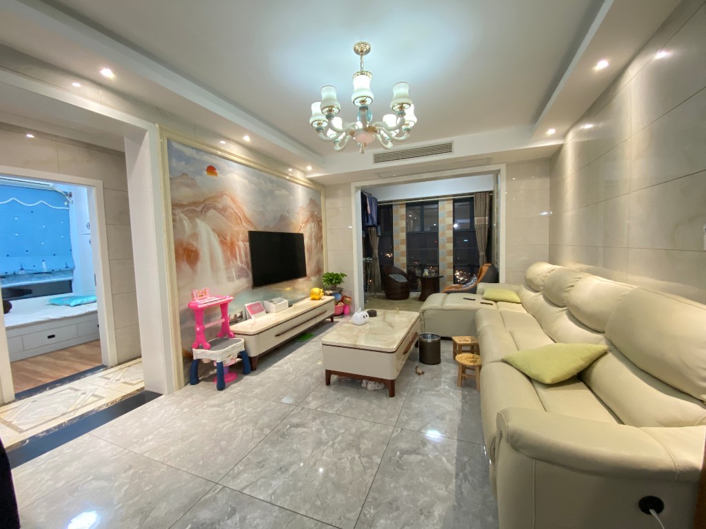 中建御山和苑 3室2厅2卫 76.8万 中建御山和苑 3室2厅2卫 76.8万客厅