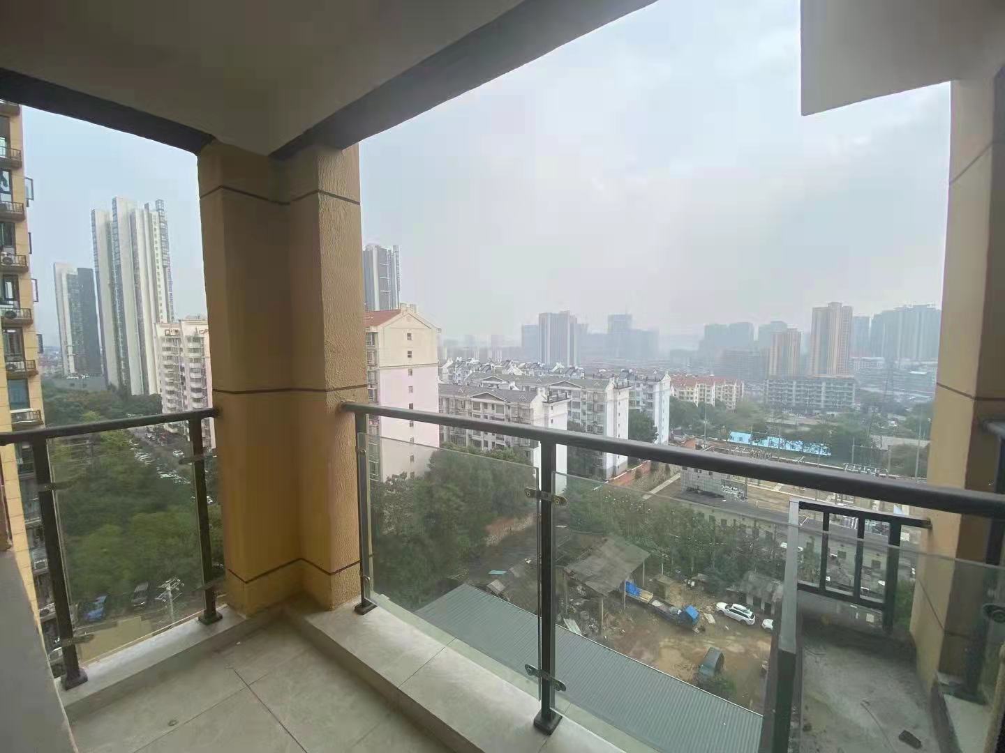 中国铁建18公馆（常青嘉苑）  3室2厅1卫    2600.0元/月室内图