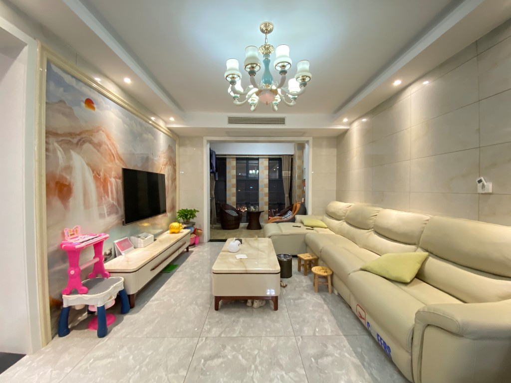 中建御山和苑 3室2厅2卫 76.8万 中建御山和苑 3室2厅2卫 76.8万客厅