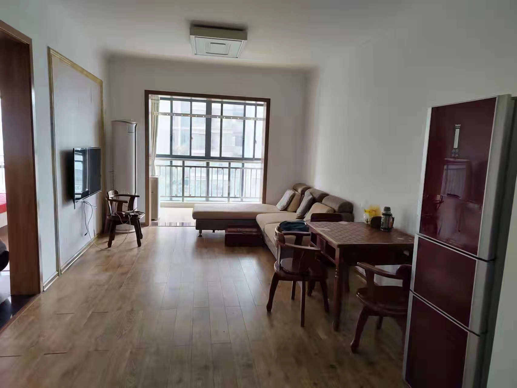 雄森国际 2室2厅1卫 2200.0元/月 雄森国际 2室2厅1卫 2200.0元/月室内图