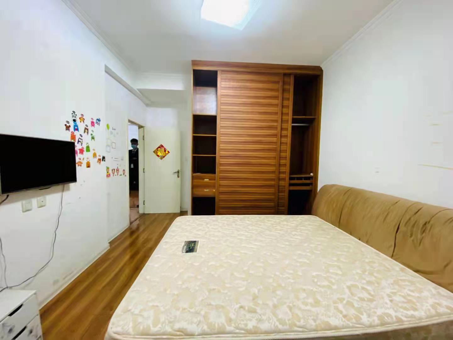 华城泊郡  3室2厅2卫   3400.00元/月室内图
