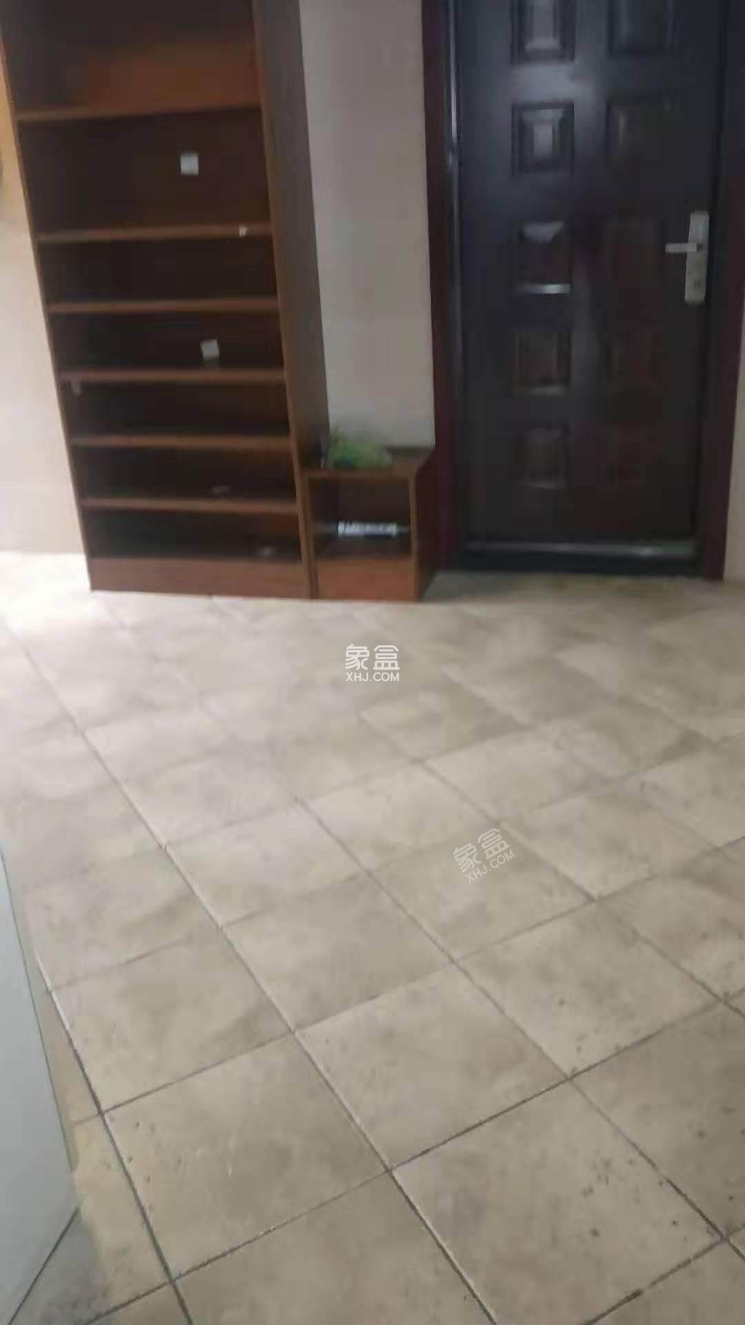 中铁丶西子香荷  3室1厅2卫   390.00万客厅