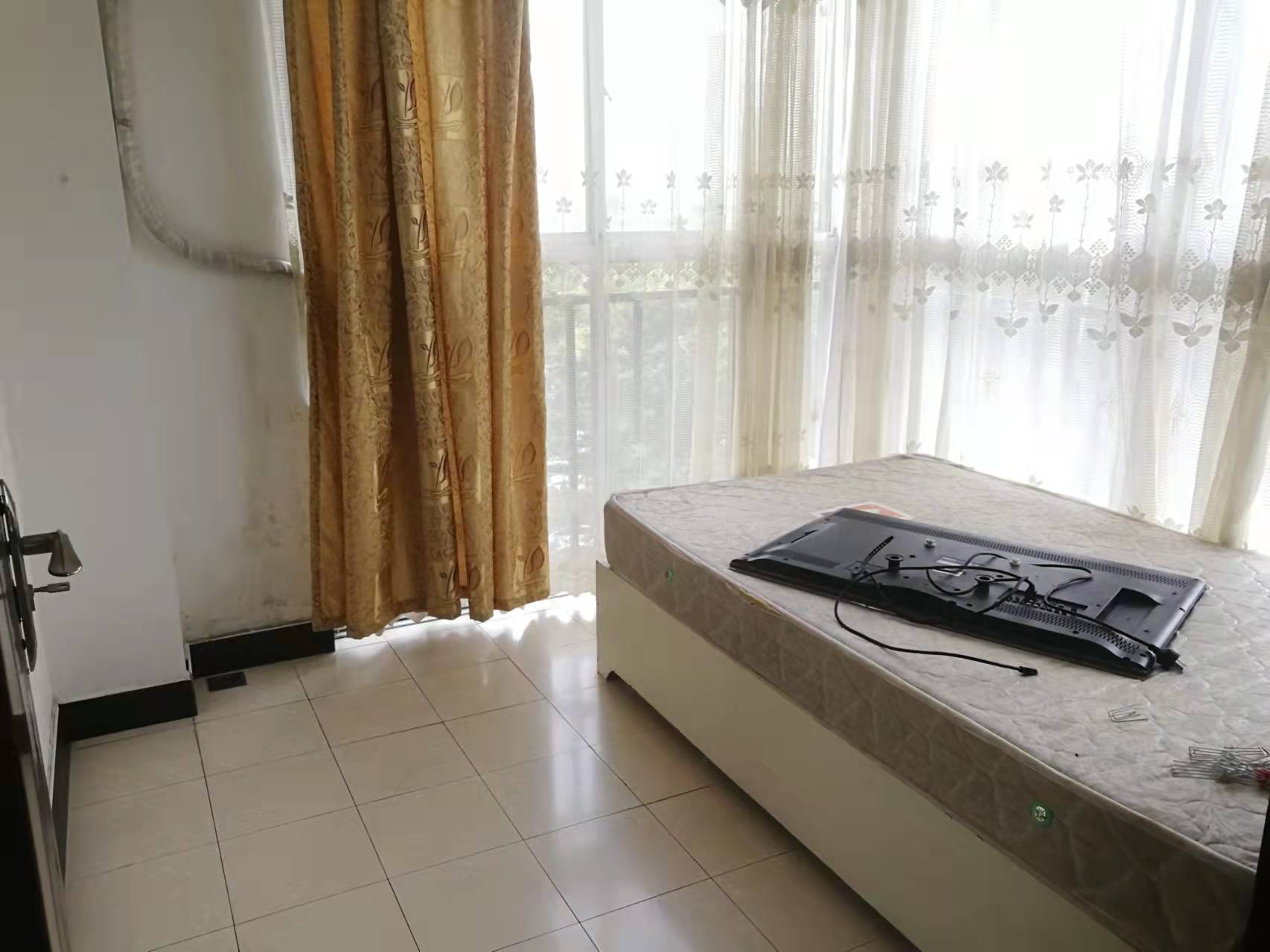 湘银三期水岸蓝郡 4室4厅4卫 2500.00元/月 湘银三期水岸蓝郡 4室4厅4卫 2500.00元/月室内图