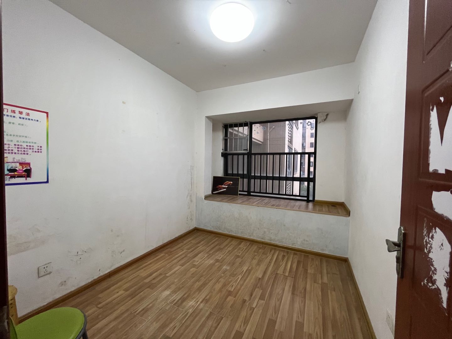 中建芙蓉嘉苑  3室2厅1卫   2300.00元/月室内图