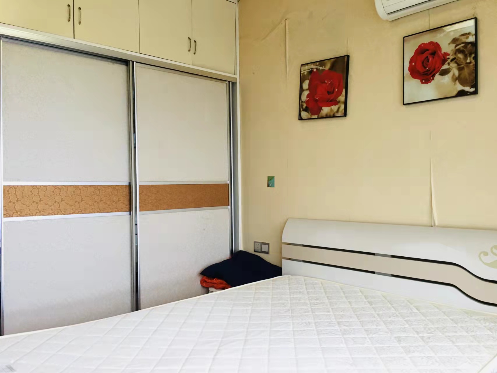 丰园大厦 2室2厅1卫 1800.00元/月 丰园大厦 2室2厅1卫 1800.00元/月室内图