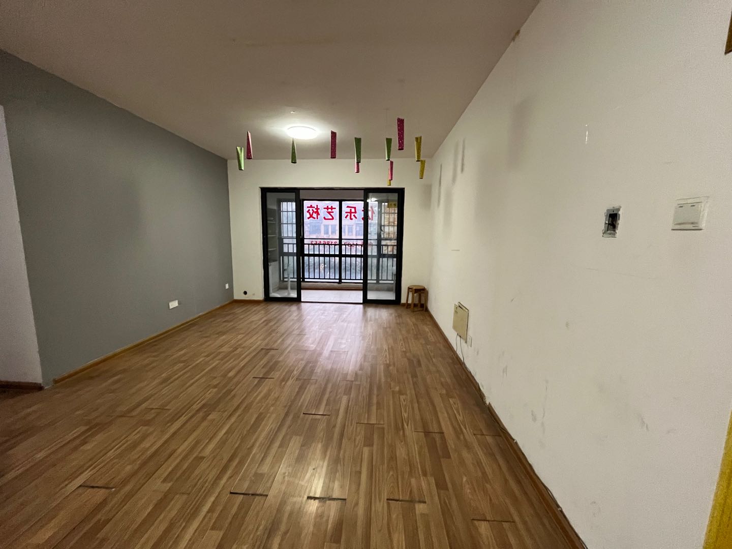 中建芙蓉嘉苑  3室2厅1卫   2300.00元/月室内图