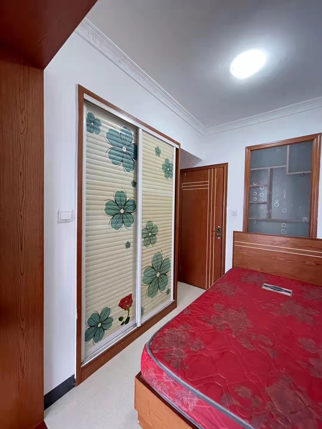 东方豪苑  2室1厅1卫    32.8万 东方豪苑  2室1厅1卫    32.8万卧室