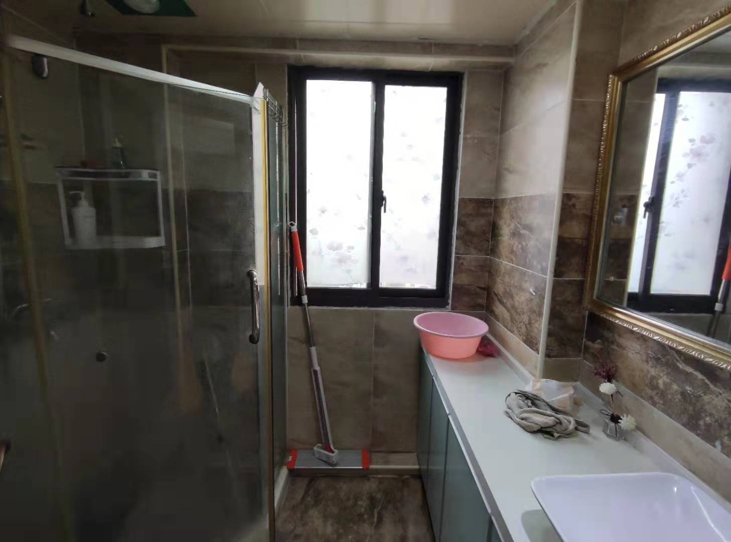 万豪城市花园  2室1厅1卫    1700.0元/月 万豪城市花园  2室1厅1卫    1700.0元/月室内图