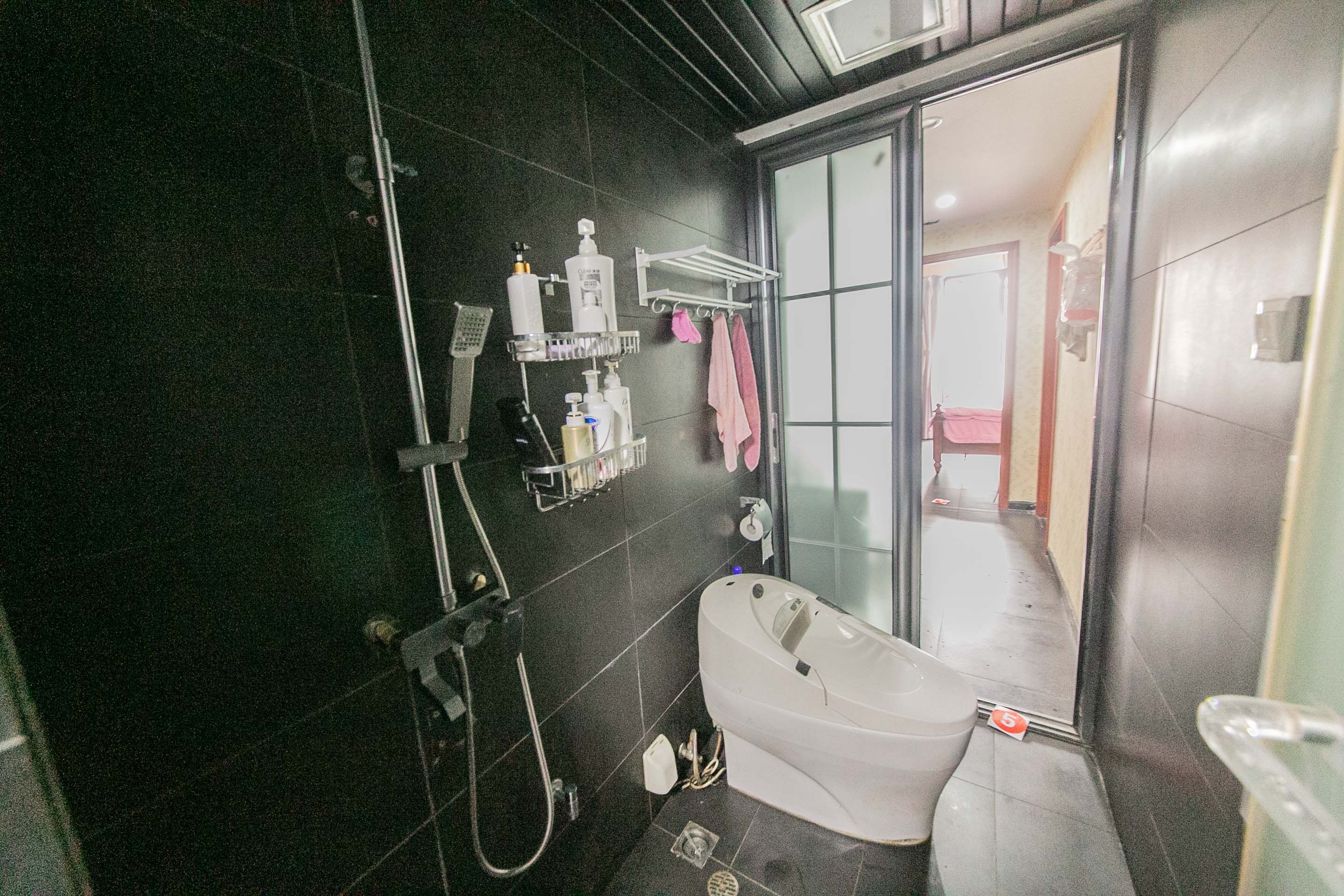 金色屋顶  2室2厅1卫    158.0万卫生间