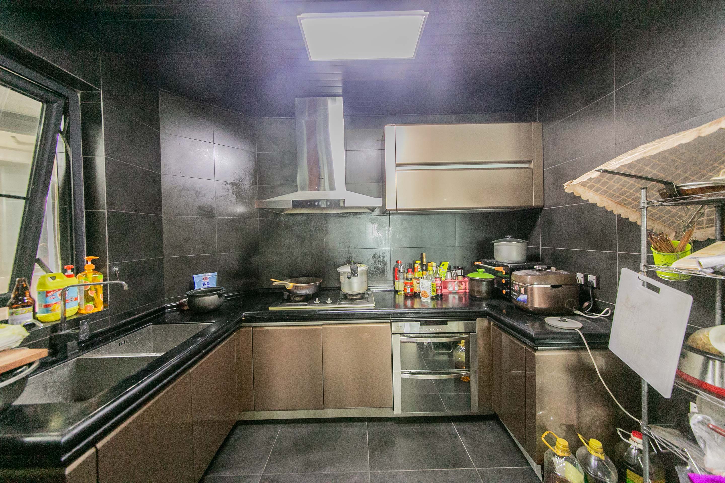 金色屋顶  2室2厅1卫    158.0万厨房