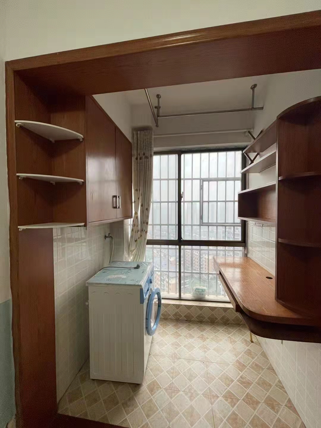 东方豪苑  2室1厅1卫    32.8万 东方豪苑  2室1厅1卫    32.8万小区图