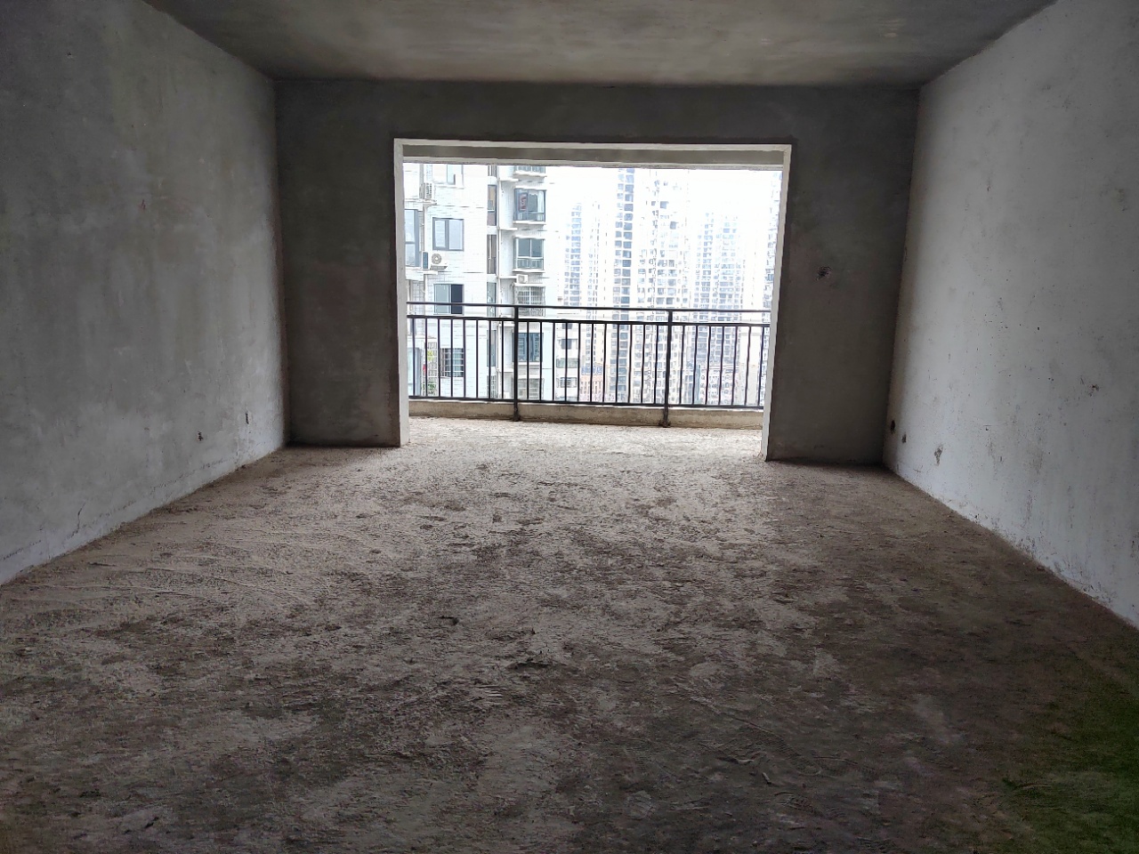 金和天下 4室2厅2卫 85.8万 金和天下 4室2厅2卫 85.8万客厅