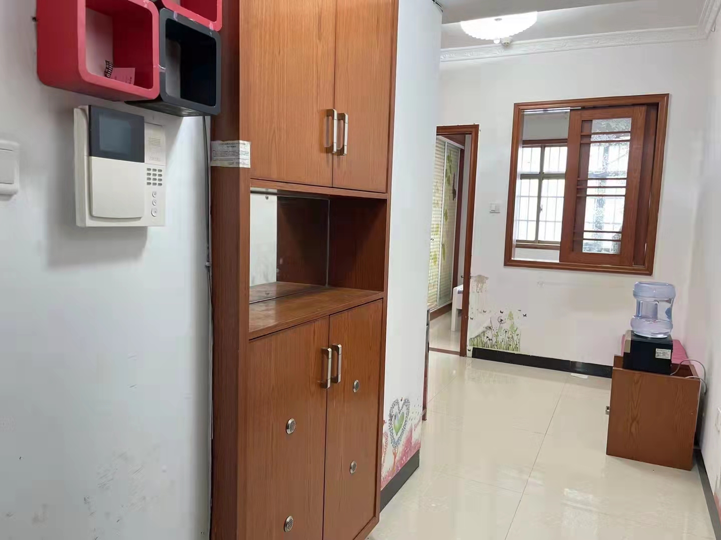 东方豪苑  2室1厅1卫    32.8万 东方豪苑  2室1厅1卫    32.8万客厅