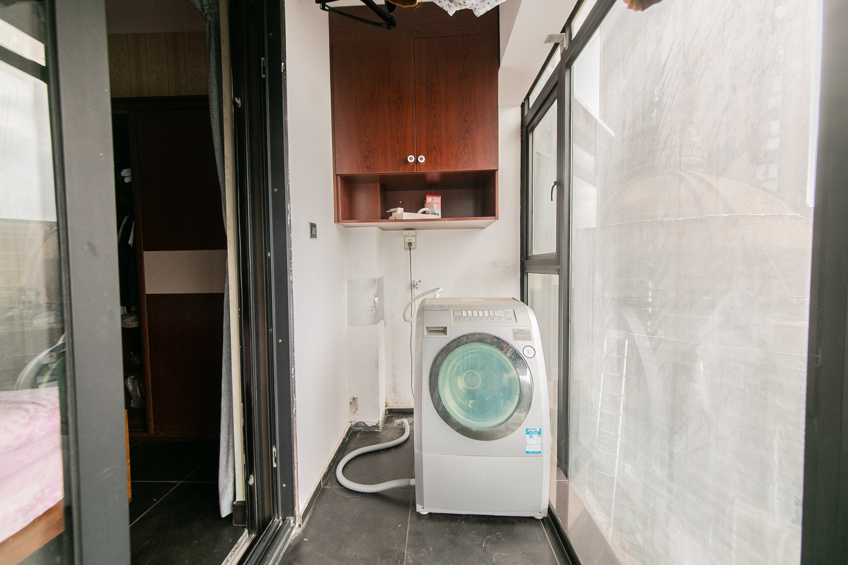 金色屋顶  2室2厅1卫    158.0万阳台