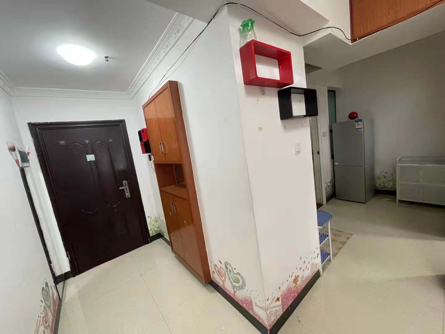 东方豪苑  2室1厅1卫    32.8万 东方豪苑  2室1厅1卫    32.8万客厅