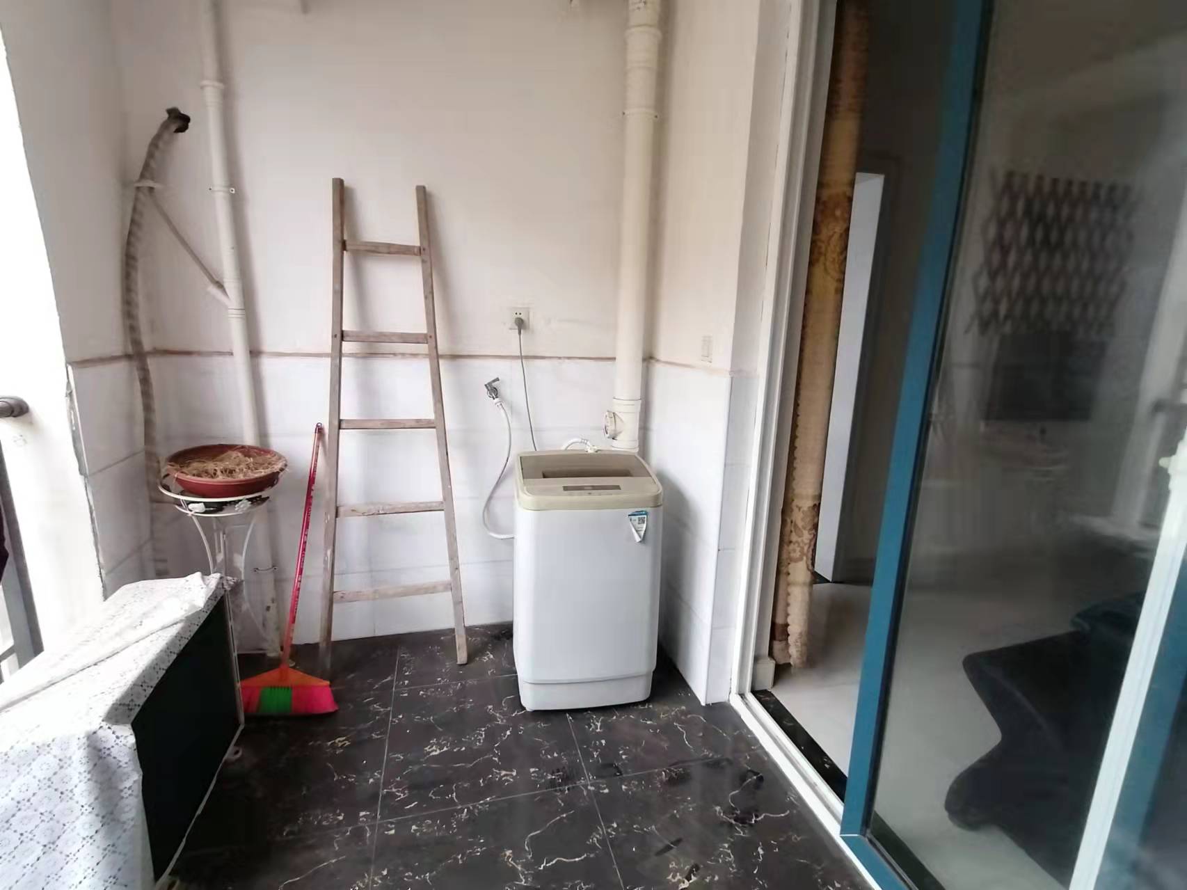 佛奥康桥水岸  3室2厅1卫   1500.00元/月室内图