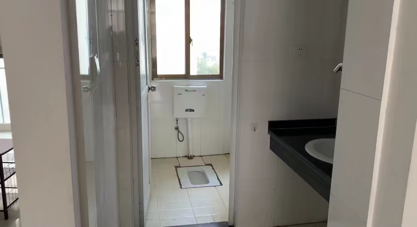 广电记者公寓 4室2厅2卫 2600.0元/月 广电记者公寓 4室2厅2卫 2600.0元/月室内图