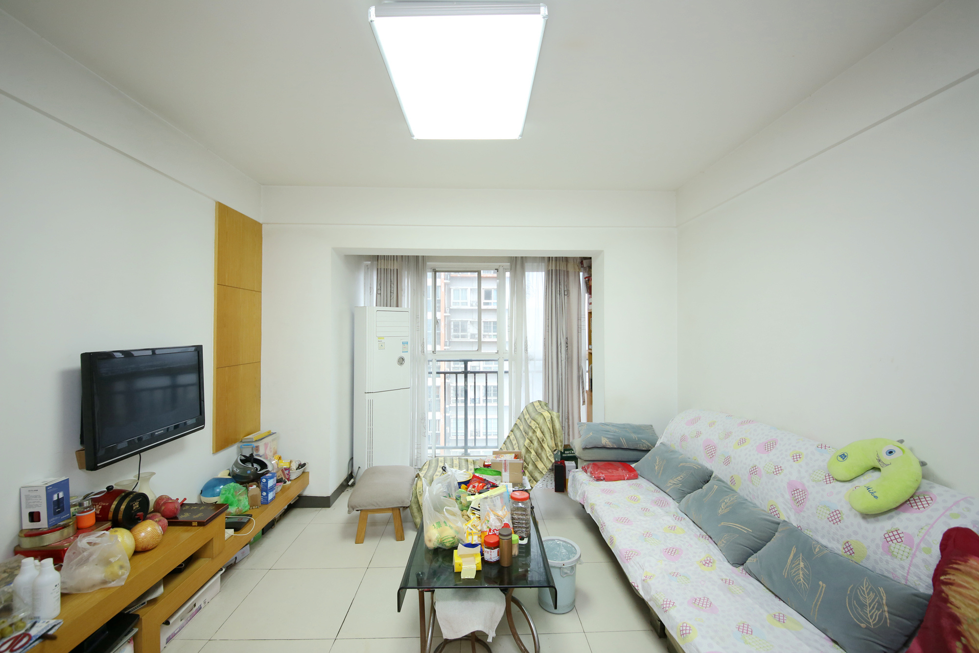 星典時(shí)代  3室2廳1衛(wèi)    85.0萬客廳