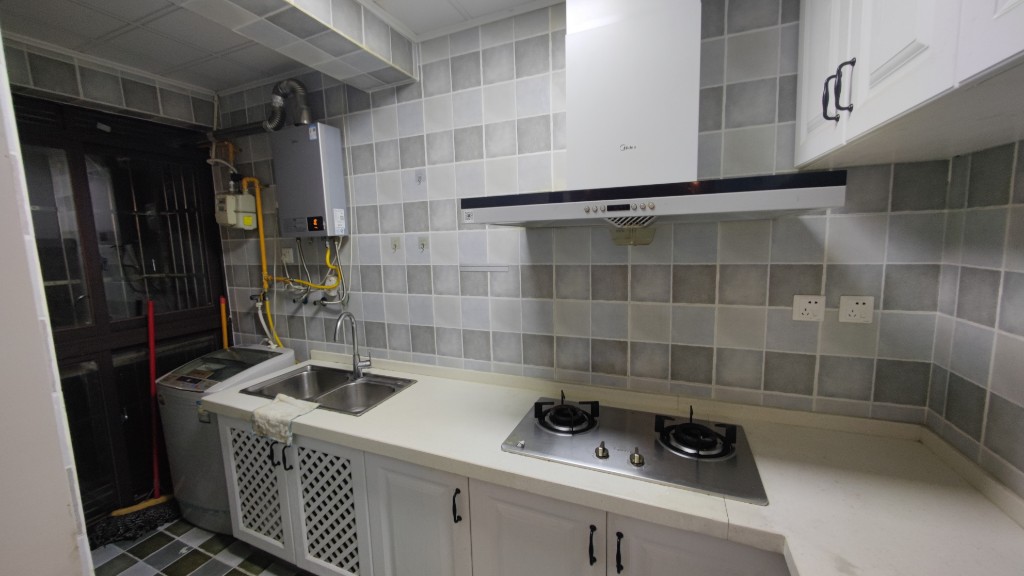 鑫苑鑫都汇南区  3室2厅1卫    2300.0元/月 鑫苑鑫都汇南区  3室2厅1卫    2300.0元/月室内图