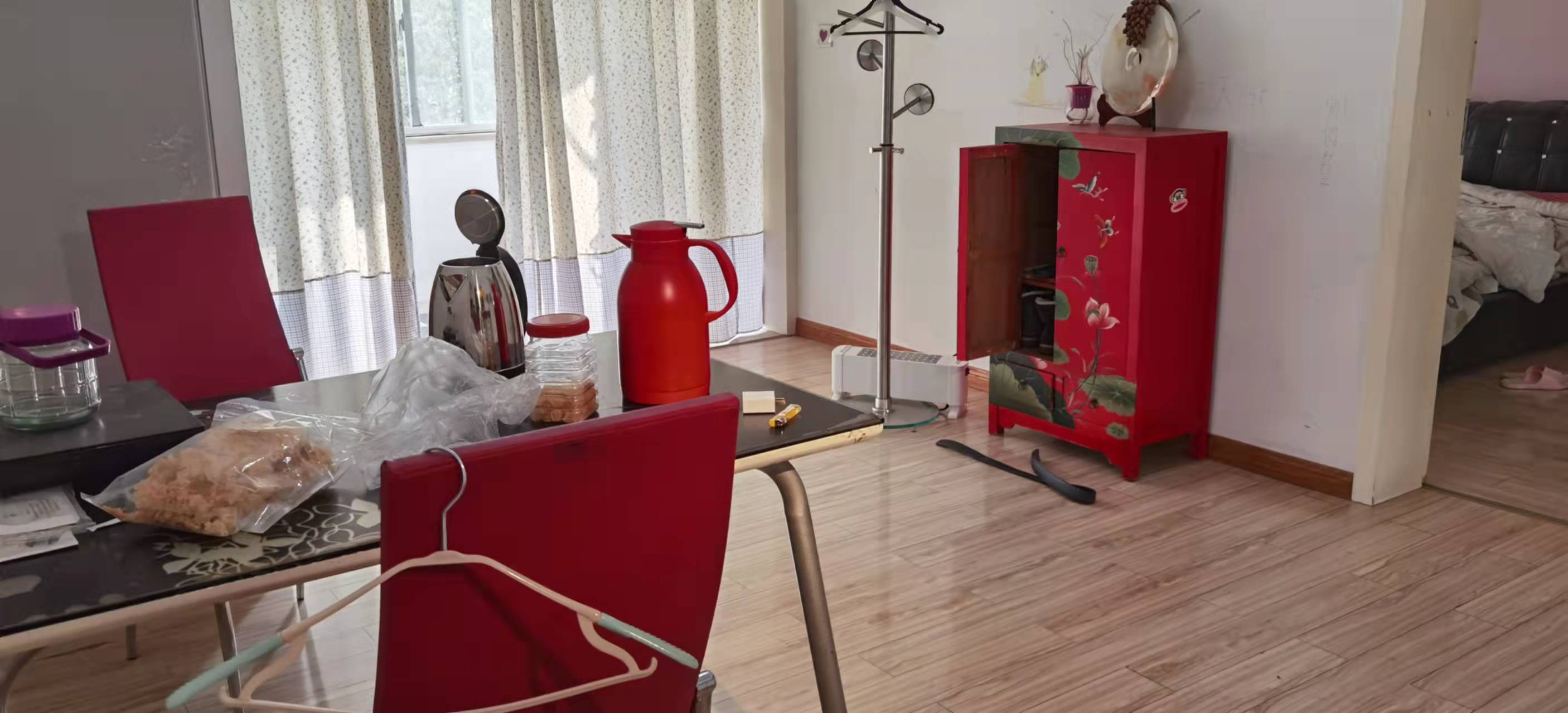 交警一大队家属区 3室2厅2卫 1200.0元/月 交警一大队家属区 3室2厅2卫 1200.0元/月室内图