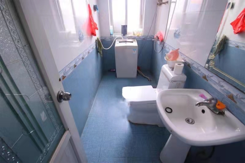 丰园小区 4室2厅2卫 1500.0元/月 丰园小区 4室2厅2卫 1500.0元/月室内图