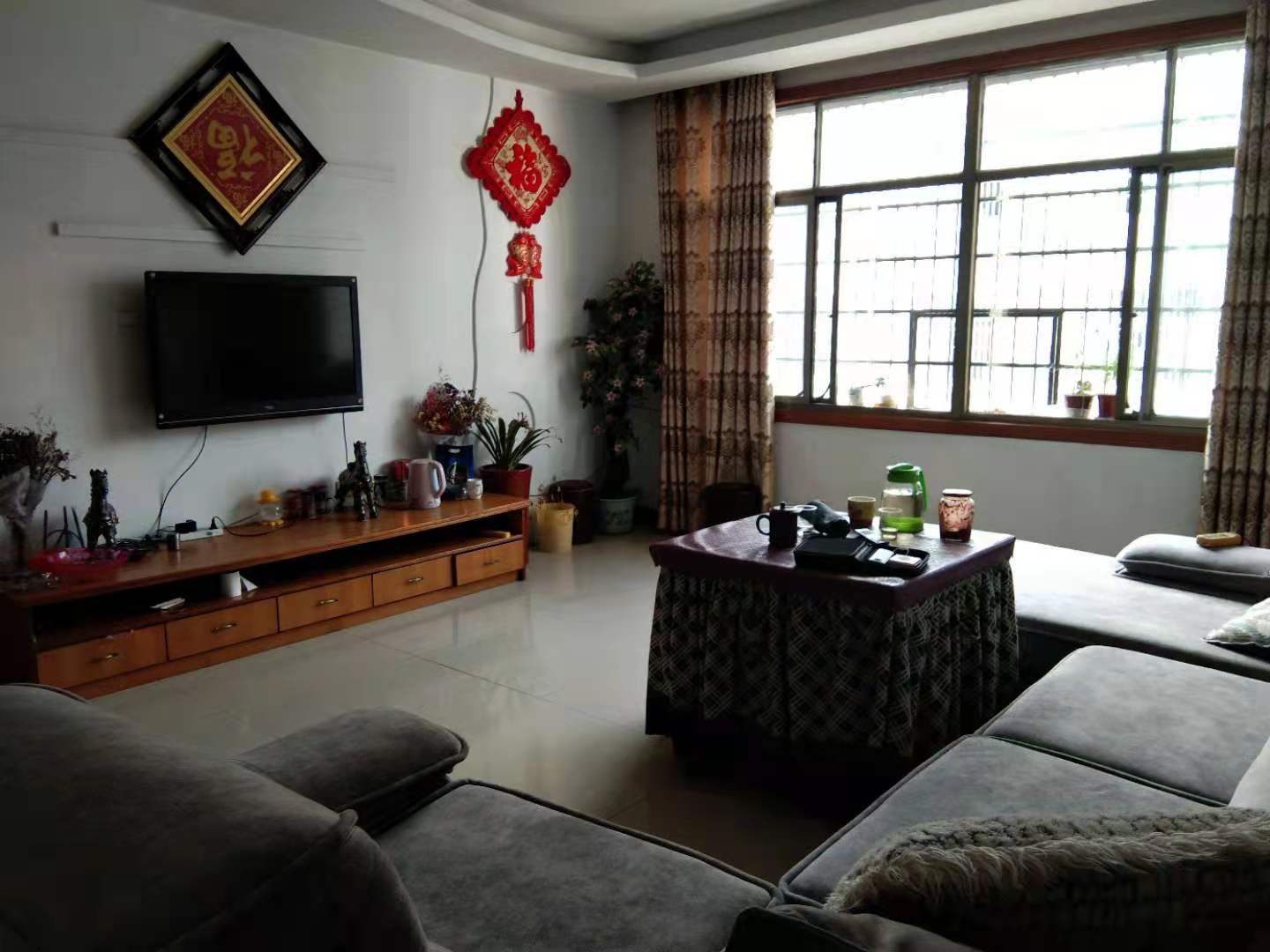 金谷市场  3室2厅2卫    75.8万 金谷市场  3室2厅2卫    75.8万客厅