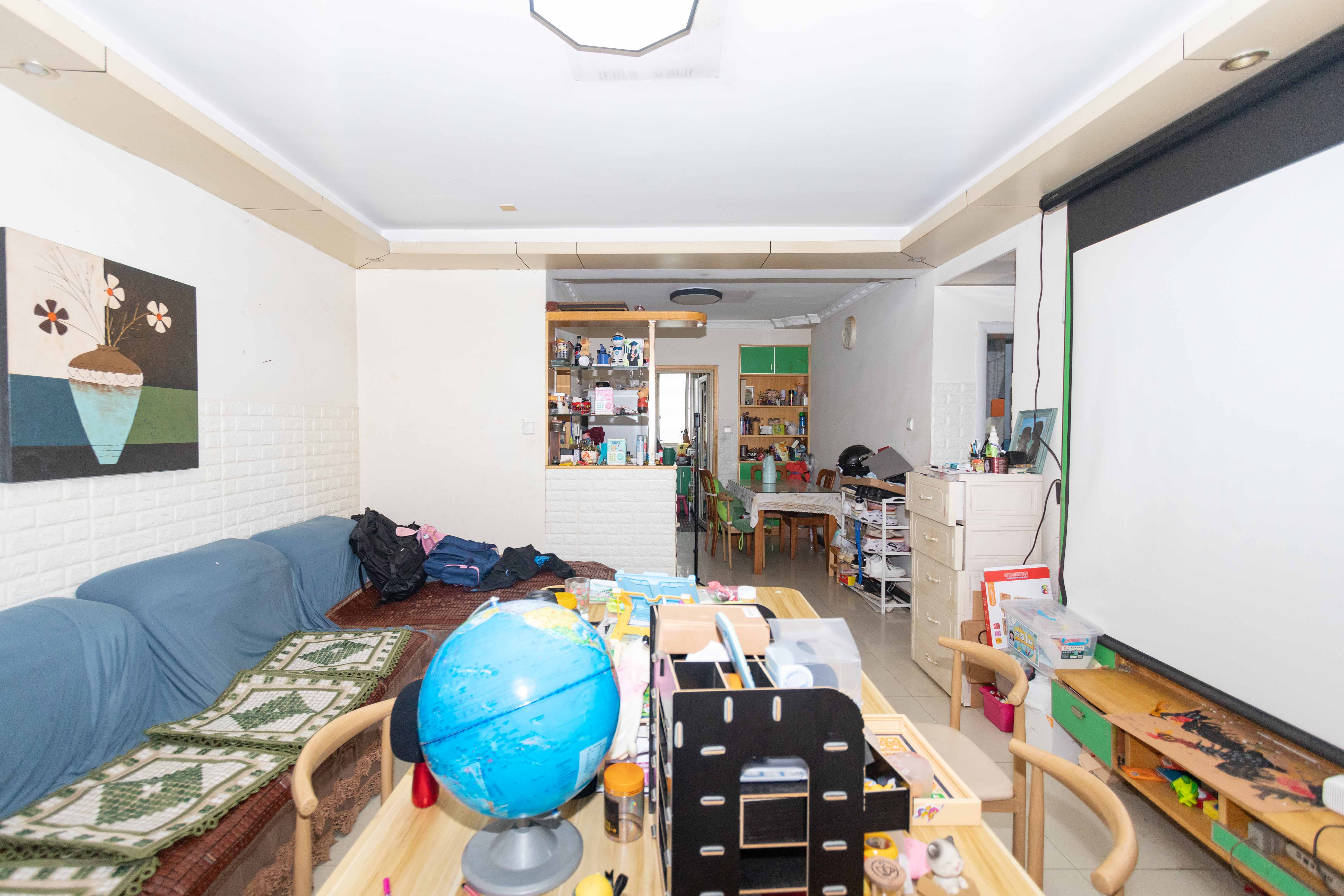 鄱阳小区  2室2厅1卫    62.0万客厅