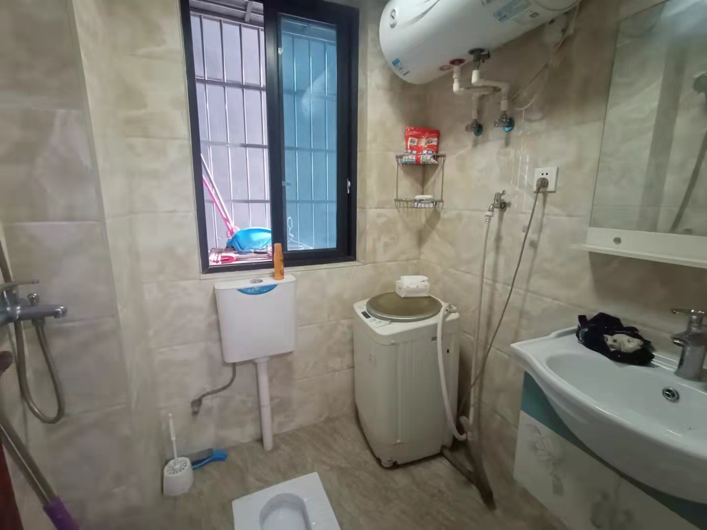 圣华名城建设北路110号 1室1厅1卫 1000.00元/月 圣华名城建设北路110号 1室1厅1卫 1000.00元/月室内图