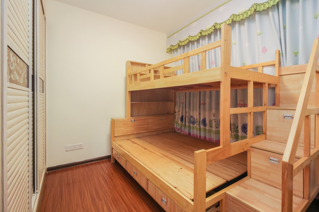 康桥长郡 3室2厅 93.80万 康桥长郡 3室2厅 93.80万卧室B