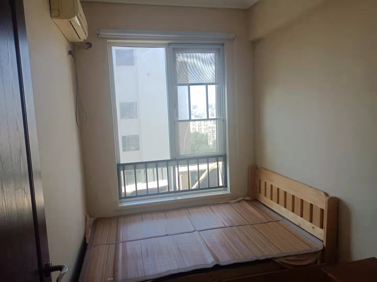 郡原居里  3室2厅1卫    1800.0元/月室内图