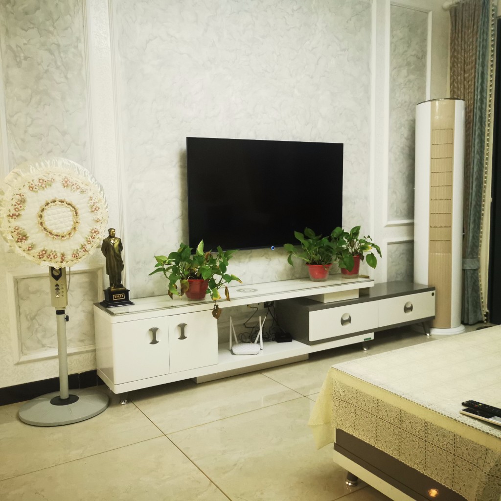 恒大南湖半岛  3室2厅2卫    2400.0元/月 恒大南湖半岛  3室2厅2卫    2400.0元/月