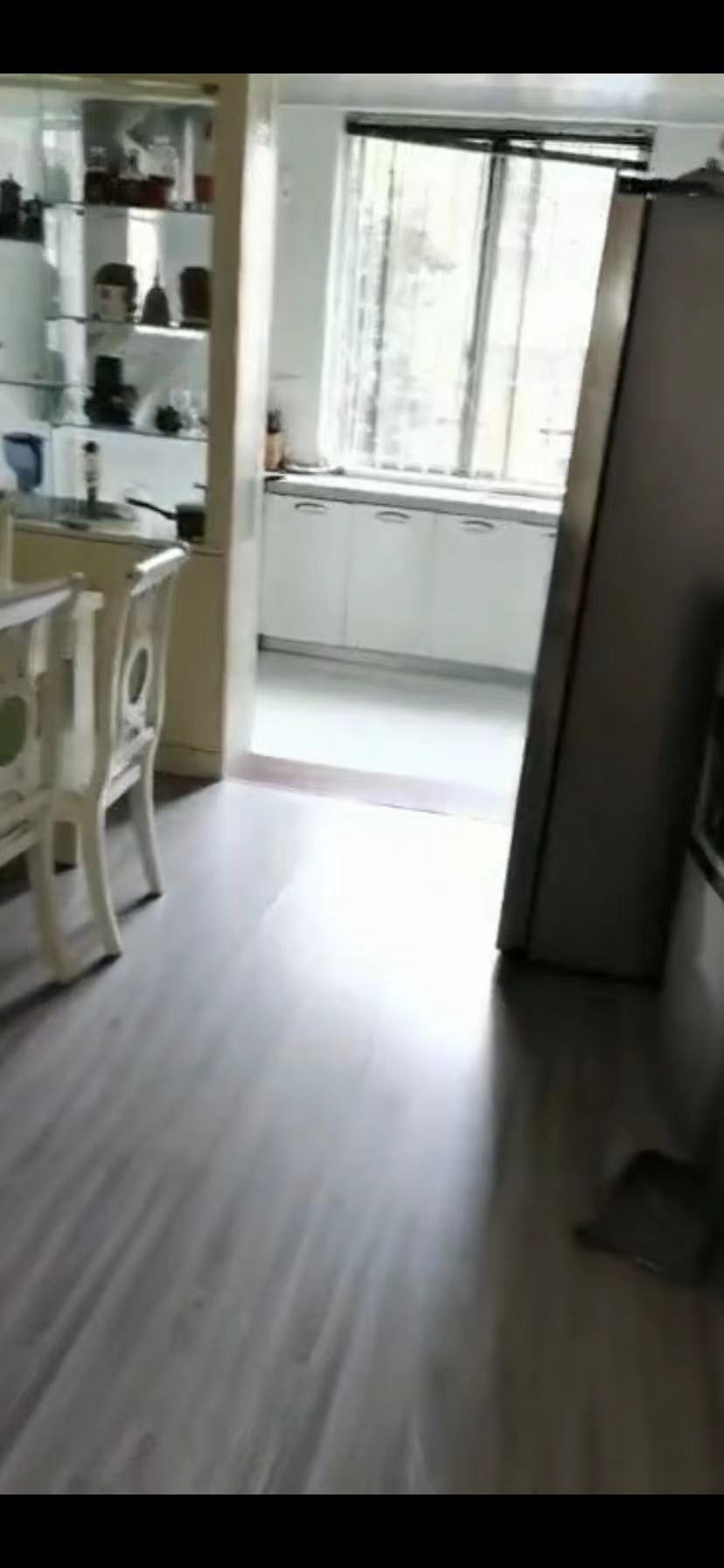 桂苑新村  3室2厅2卫   2000.00元/月室内图