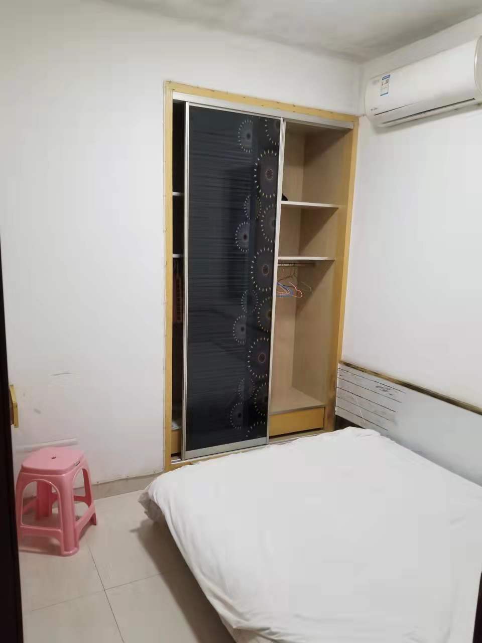 尚书房 3室2厅1卫 1500.0元/月 尚书房 3室2厅1卫 1500.0元/月室内图