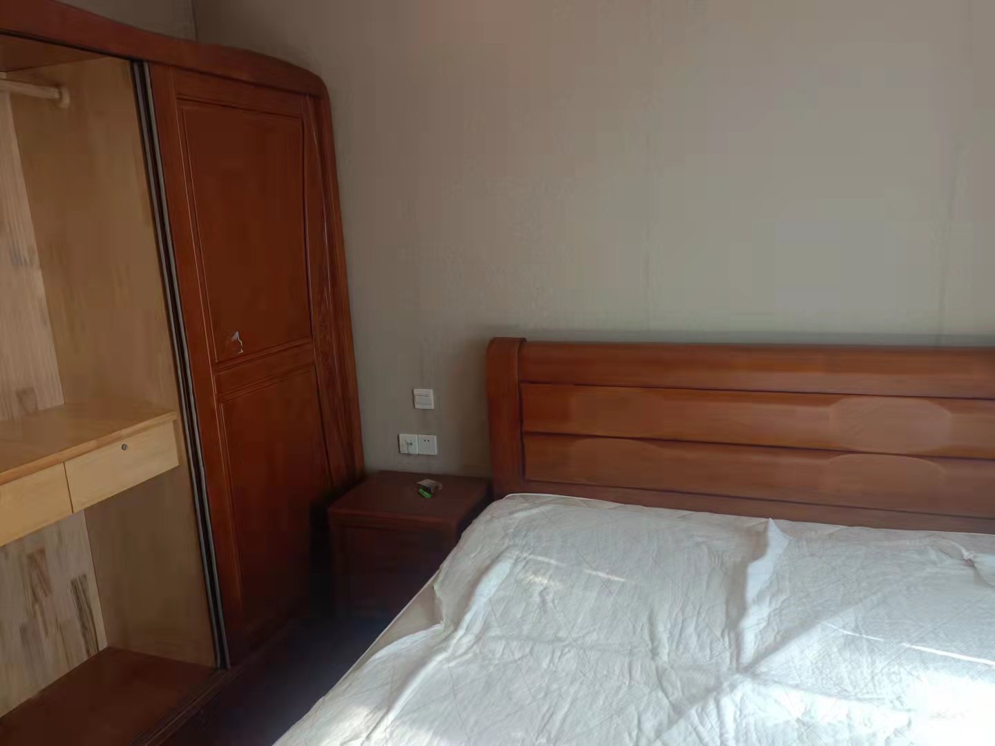 郡原居里  3室2厅1卫    1800.0元/月室内图