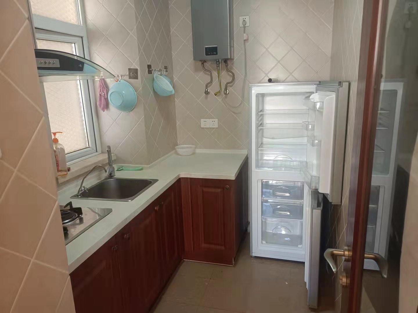 郡原居里  3室2厅1卫    1800.0元/月室内图