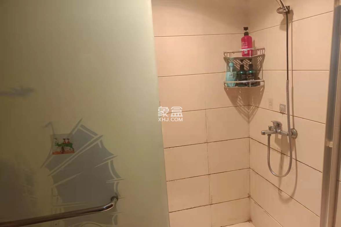 郡原居里 3室2厅1卫 1800.0元/月 郡原居里 3室2厅1卫 1800.0元/月室内图