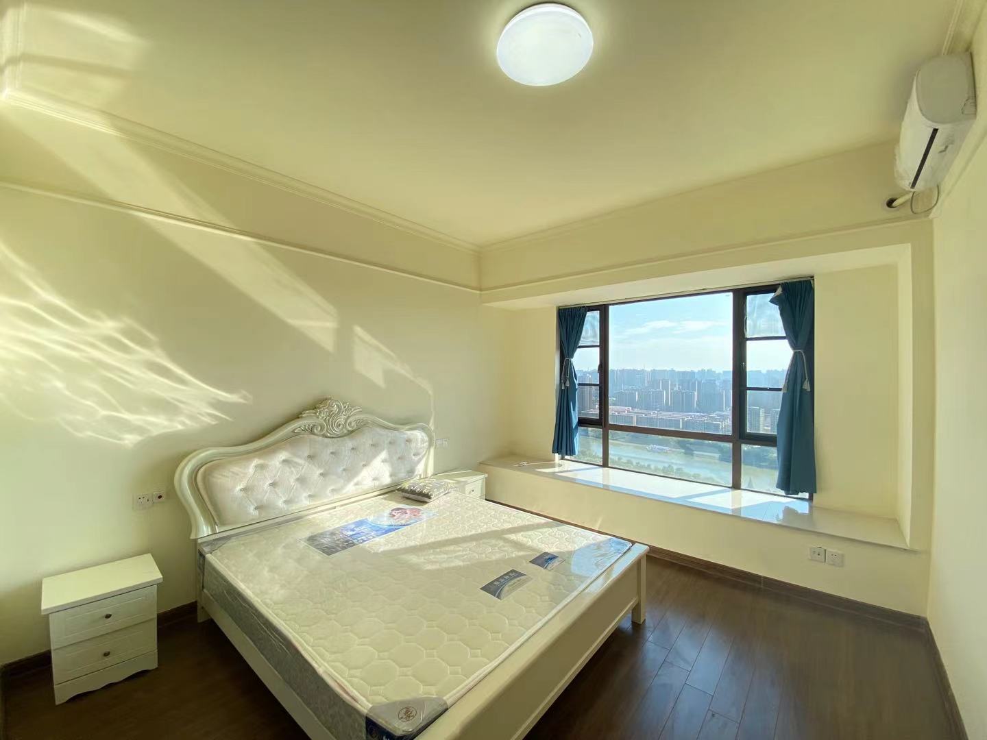 华耀碧桂园十里江湾观澜 4室2厅2卫 108.00万 华耀碧桂园十里江湾观澜 4室2厅2卫 108.00万卫生间