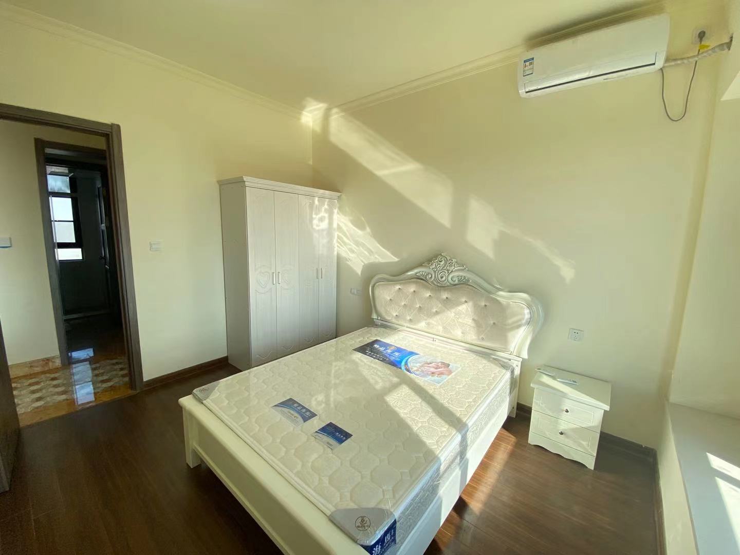 华耀碧桂园十里江湾观澜 4室2厅2卫 108.00万 华耀碧桂园十里江湾观澜 4室2厅2卫 108.00万卫生间