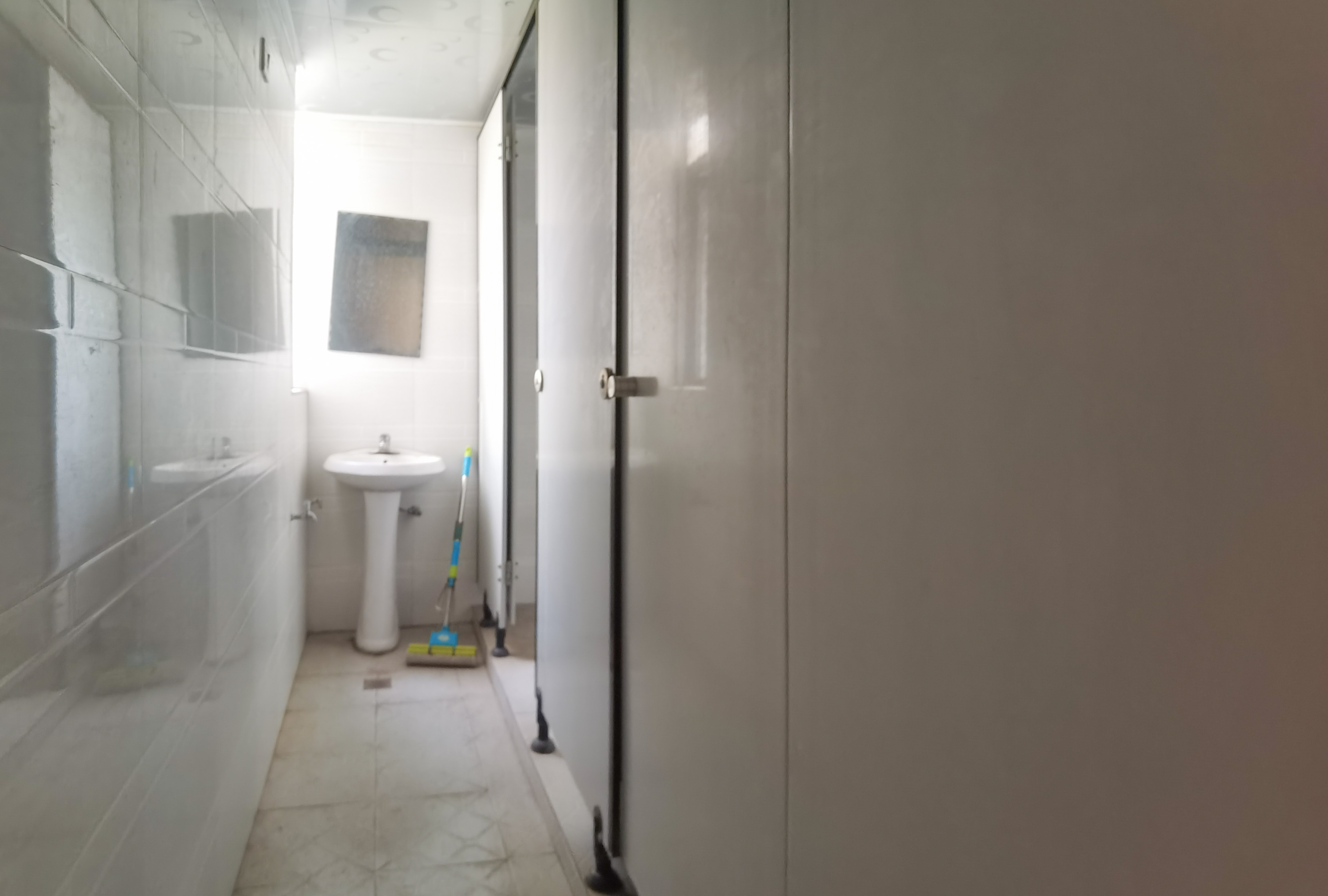 山水文园 6室2厅2卫 88.0万 山水文园 6室2厅2卫 88.0万客厅