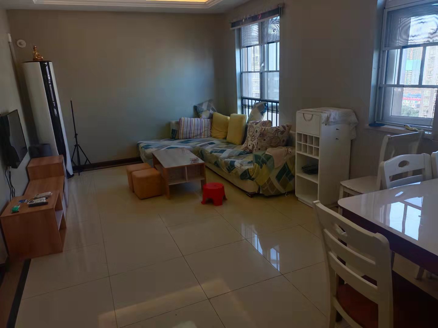 郡原居里  3室2厅1卫    1800.0元/月室内图