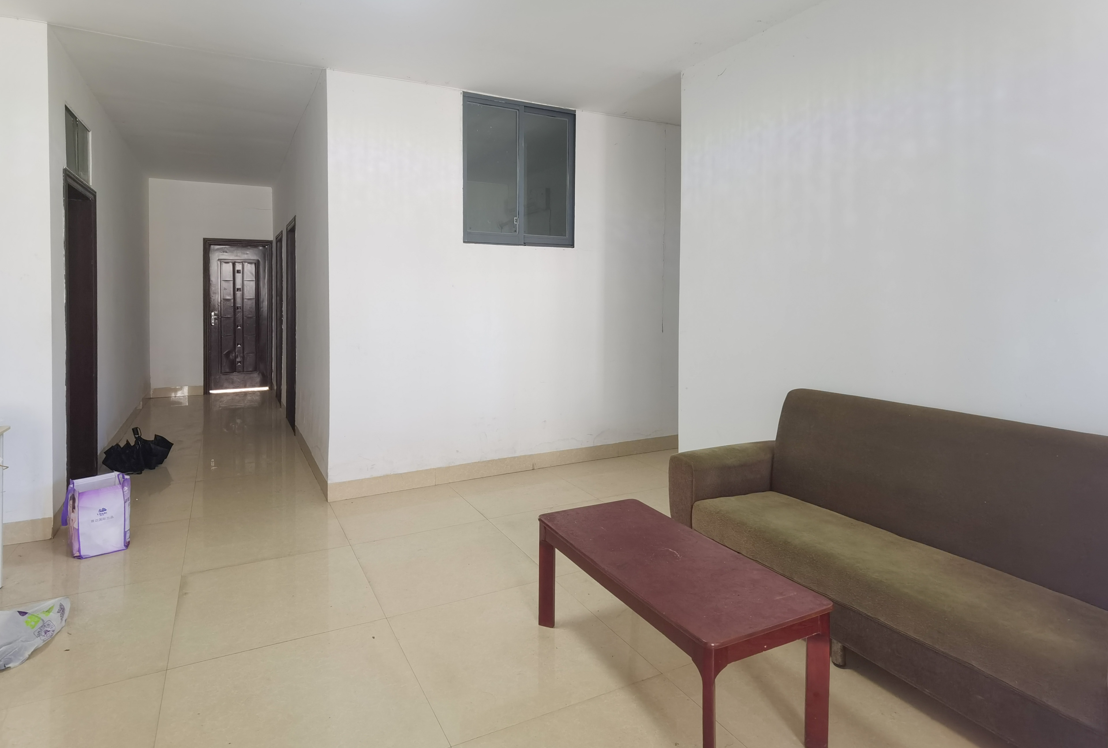 山水文园 6室2厅2卫 88.0万 山水文园 6室2厅2卫 88.0万客厅