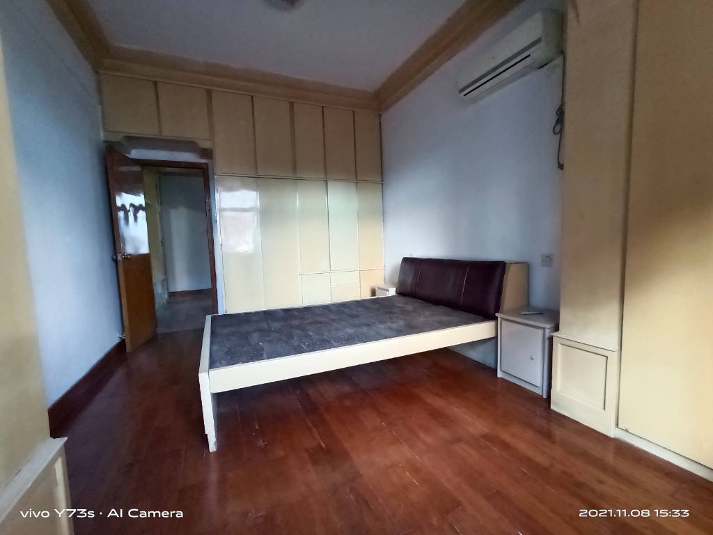 新华书店家属楼 3室2厅1卫 67.0万 新华书店家属楼 3室2厅1卫 67.0万卧室