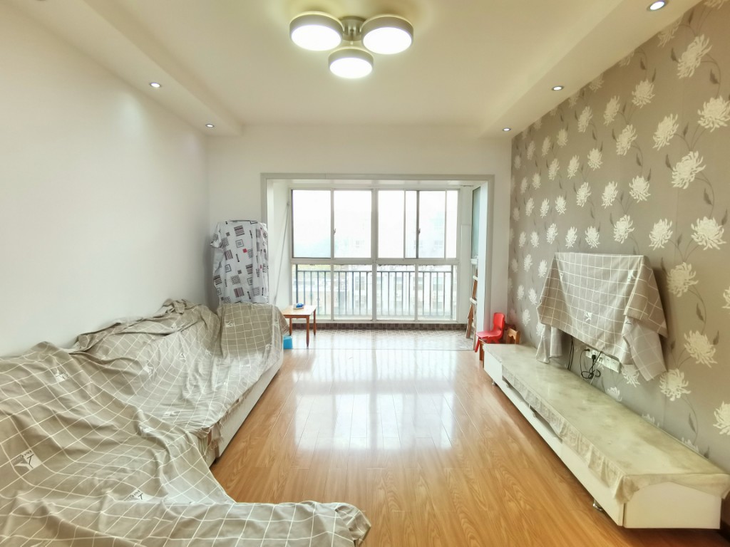 新城壹号 3室2厅2卫 42.0万 新城壹号 3室2厅2卫 42.0万客厅