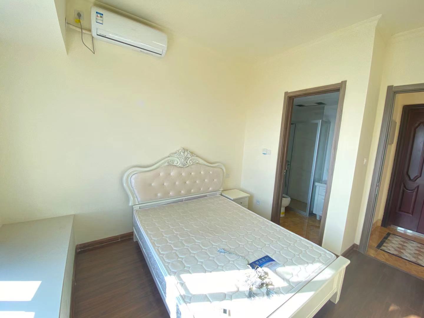 华耀碧桂园十里江湾观澜 4室2厅2卫 108.00万 华耀碧桂园十里江湾观澜 4室2厅2卫 108.00万客厅